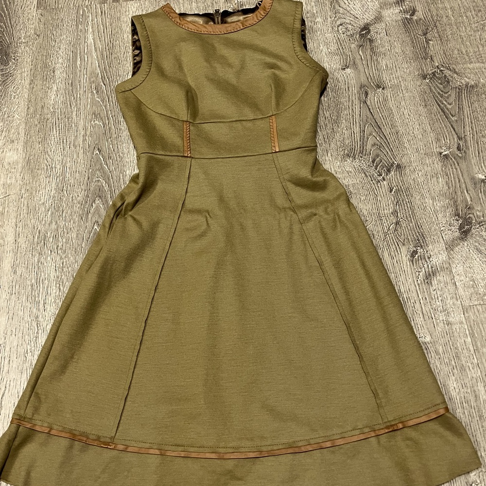 Elie Tahari Green Dress